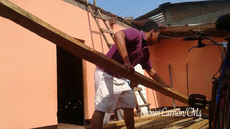 Entregan ayuda solidaria a familias afectadas por lluvias en El  Sauce