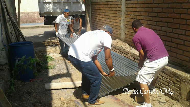 Entregan ayuda solidaria a familias afectadas por lluvias en El  Sauce