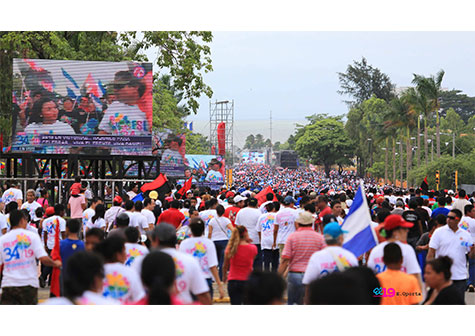Impresionante afluencia de nicaragüenses a la Plaza La Fe