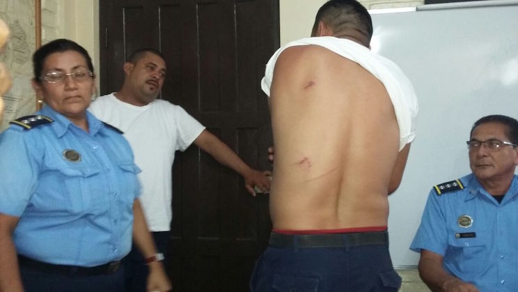 Grave alteración al orden público en San Lucas deja dos policías lesionados y un joven fallecido