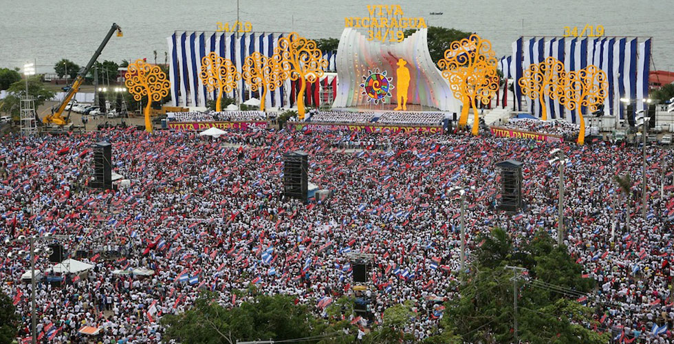 Presidente Daniel: "Con nuestras voces en el amor, seguimos de Frente con el Frente" (FOTOS AÉREAS)
