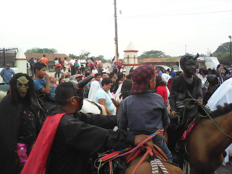 Grandiosa noche de Carnaval de Mitos, Tradiciones y Leyendas en León 