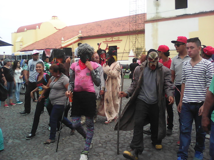 Grandiosa noche de Carnaval de Mitos, Tradiciones y Leyendas en León 