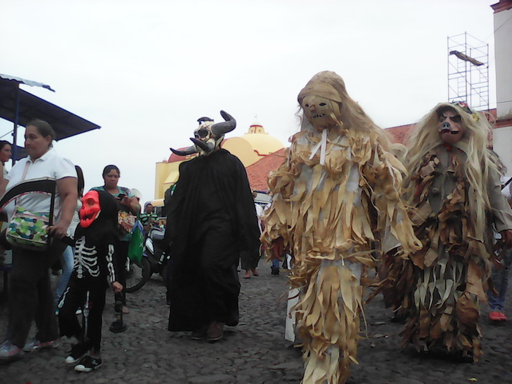 Grandiosa noche de Carnaval de Mitos, Tradiciones y Leyendas en León 