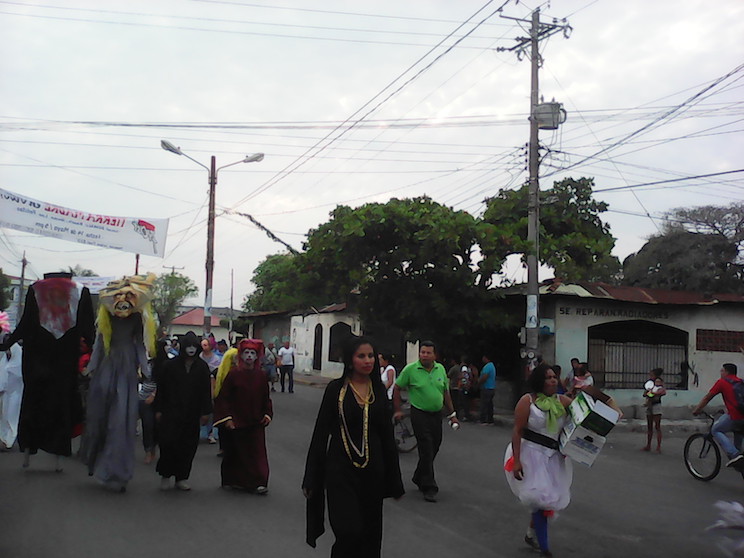 Grandiosa noche de Carnaval de Mitos, Tradiciones y Leyendas en León 