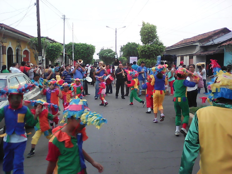 Grandiosa noche de Carnaval de Mitos, Tradiciones y Leyendas en León 