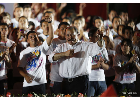 Presidente Daniel: "Con nuestras voces en el amor, seguimos de Frente con el Frente" (FOTOS AÉREAS)