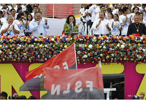 Presidente Daniel: "Con nuestras voces en el amor, seguimos de Frente con el Frente" (FOTOS AÉREAS)