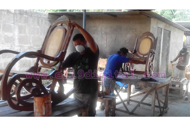 El negocio del artesano de madera que ha crecido con el Ministerio de la Economía Familiar