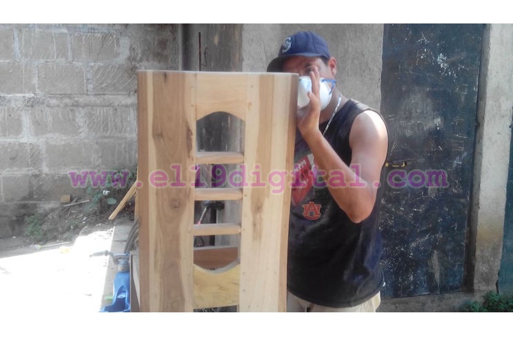 El negocio del artesano de madera que ha crecido con el Ministerio de la Economía Familiar