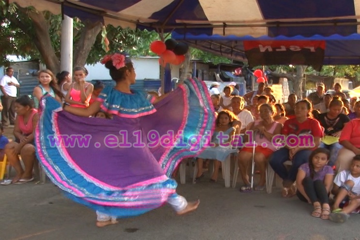 Barrio Candelaria inicia festejos en honor a las madres luchadoras y trabajadoras 