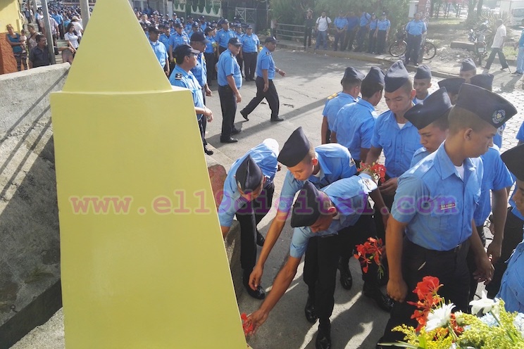 Policía reitera compromiso con el pueblo en honor a la memoria del Primer Comisionado Christian Munguía
