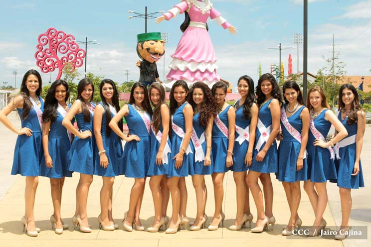 Candidatas a Miss Teen 2016 recorren Paseo Xolotlán