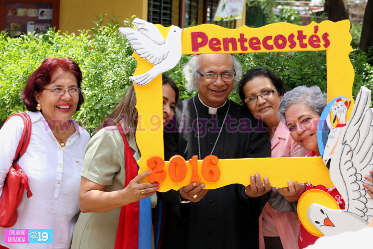 Celebran día de Pentecostés dando cumplimiento al sacramento de la confirmación