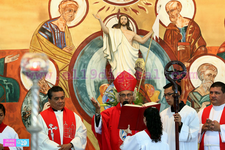 Celebran día de Pentecostés dando cumplimiento al sacramento de la confirmación