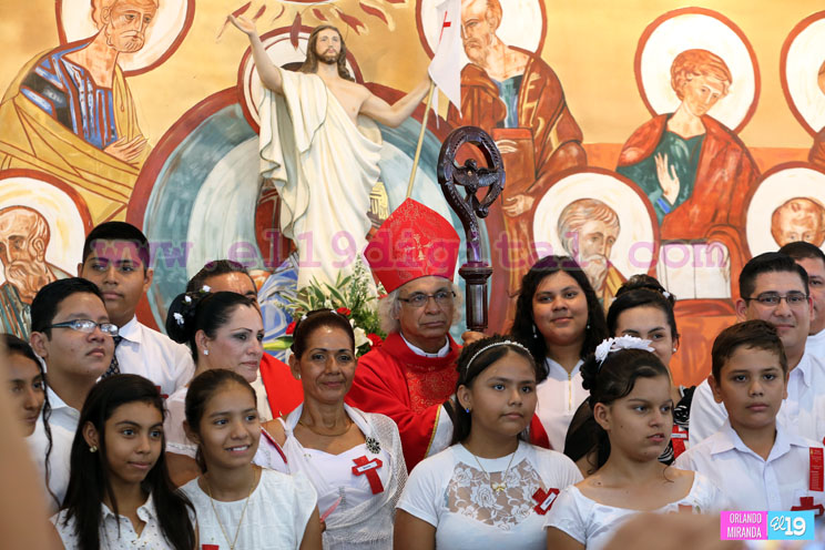 Celebran día de Pentecostés dando cumplimiento al sacramento de la confirmación