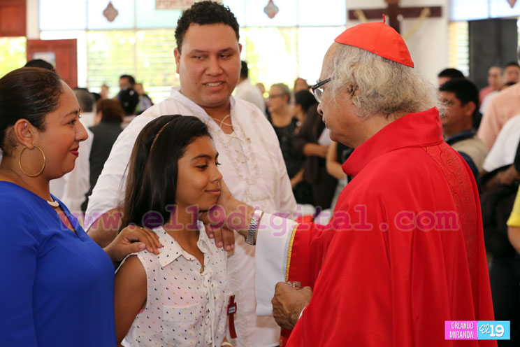Celebran día de Pentecostés dando cumplimiento al sacramento de la confirmación