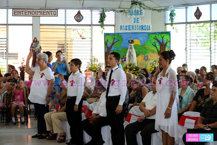 Celebran día de Pentecostés dando cumplimiento al sacramento de la confirmación