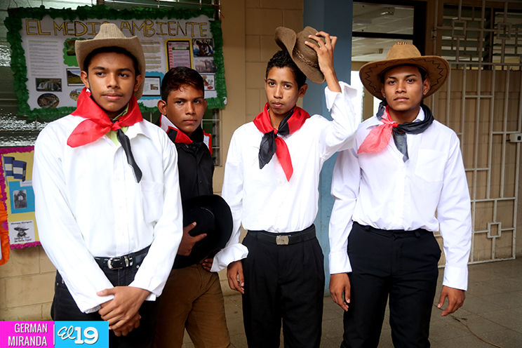 Estudiantes protagonizan dramatización en homenaje al General Augusto C. Sandino