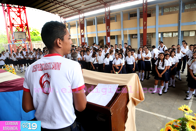 Estudiantes protagonizan dramatización en homenaje al General Augusto C. Sandino