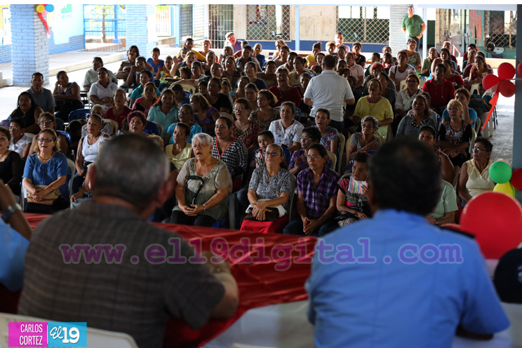 Policía nacional realiza conversatorio con madres de Managua