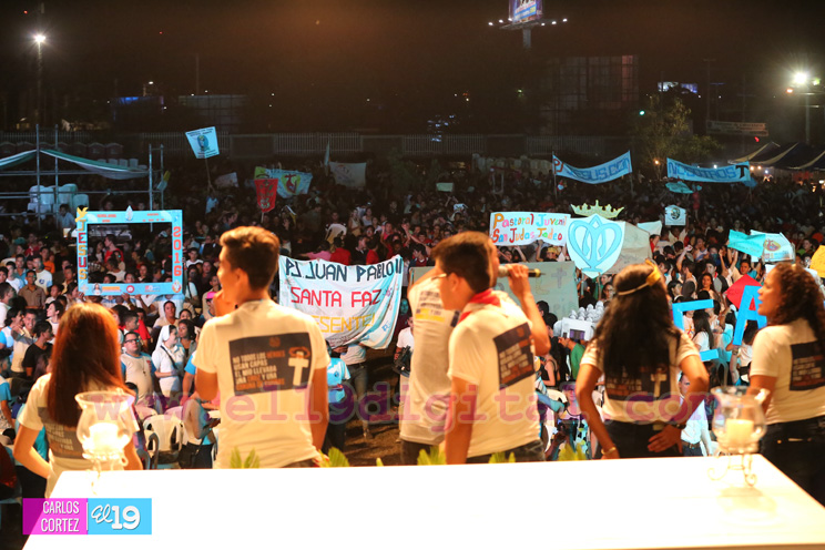 Juventud católica celebra efusivo homenaje al Cardenal Brenes