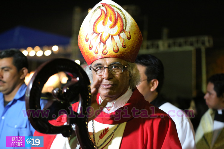 Juventud católica celebra efusivo homenaje al Cardenal Brenes