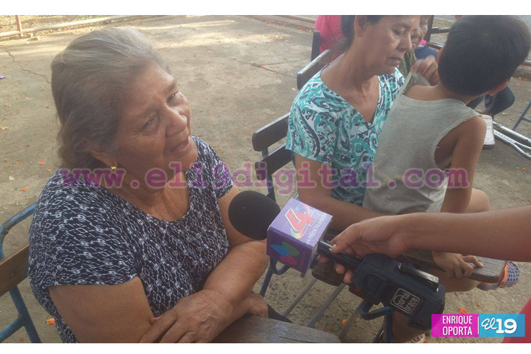 Madres destacadas del Isaías Gómez son homenajeadas