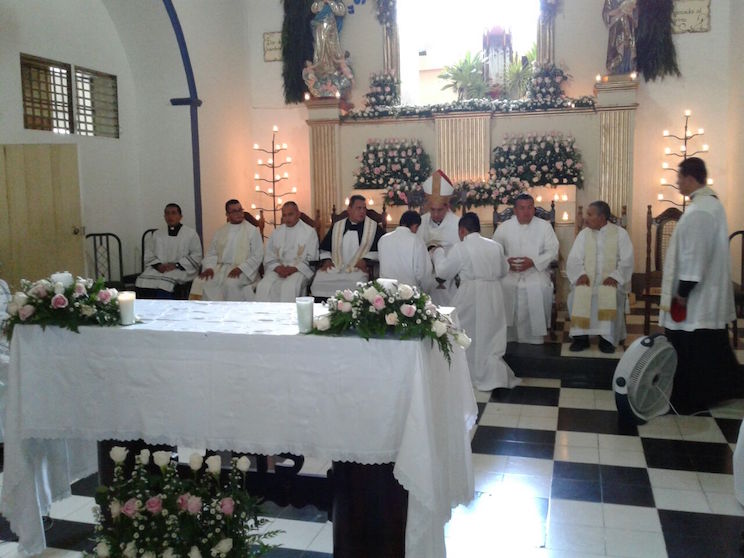 Fieles Celebran a Santa Rita de Casia
