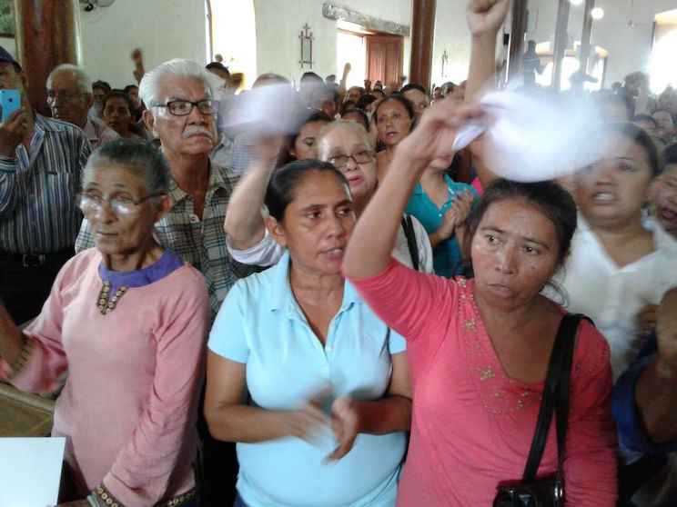 Fieles Celebran a Santa Rita de Casia