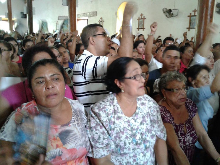 Fieles Celebran a Santa Rita de Casia