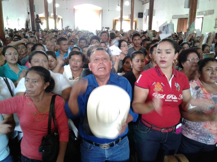 Fieles Celebran a Santa Rita de Casia