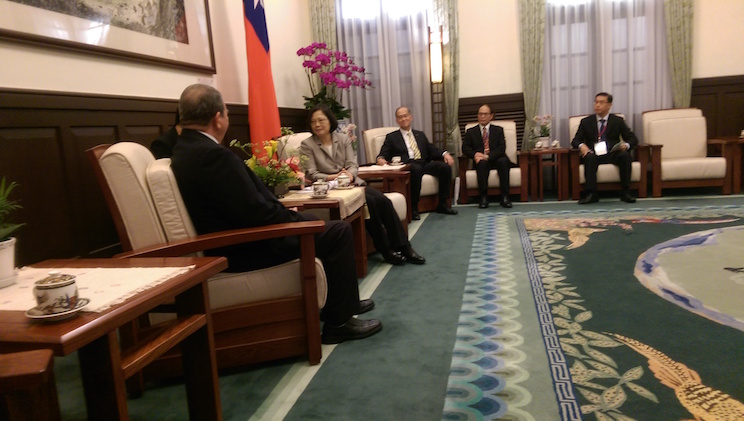 Vicepresidente Halleslevens y Presidenta Tsai de Taiwán se reúnen: aumentar el intercambio entre ambos países