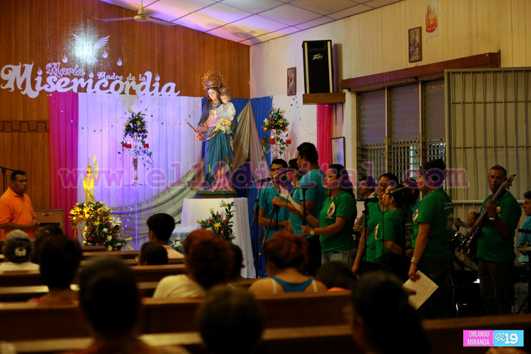 Celebran alegre Vigilia en honor a María Auxiliadora en Managua