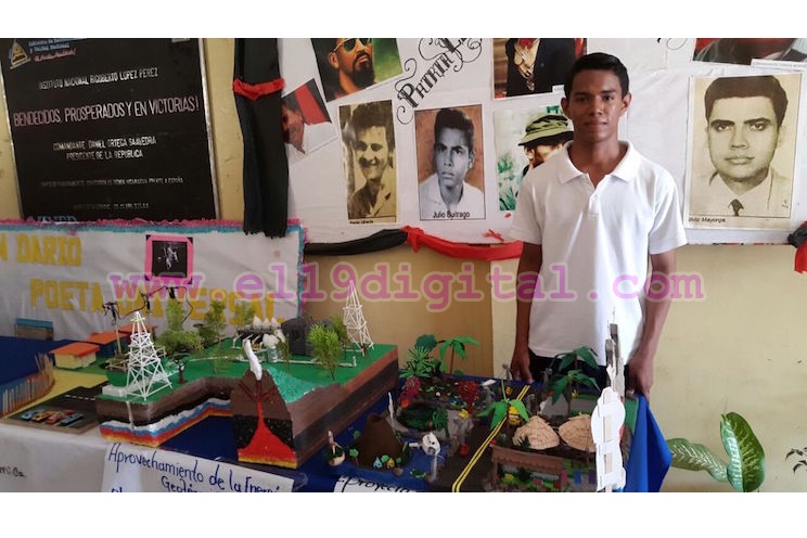 Estudiantes del Rigoberto López Pérez participan de la XV jornada científica