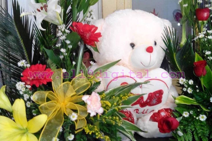 Reposterías y floristerías se preparan con promociones para celebrar a mamá  