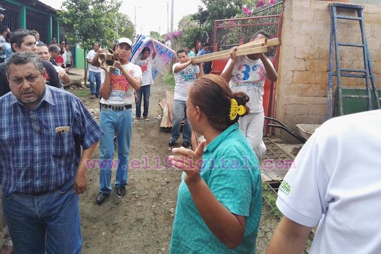 Familias afectadas por lluvias y fuertes vientos reciben asistencia solidaria de gobierno