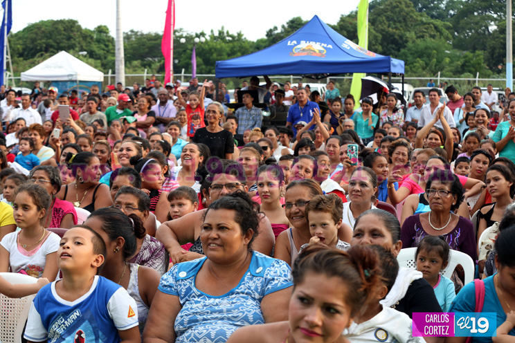 Mamá de 5, con una barriga de 56 centímetros, se llevó el premio a la “Madre Panza”