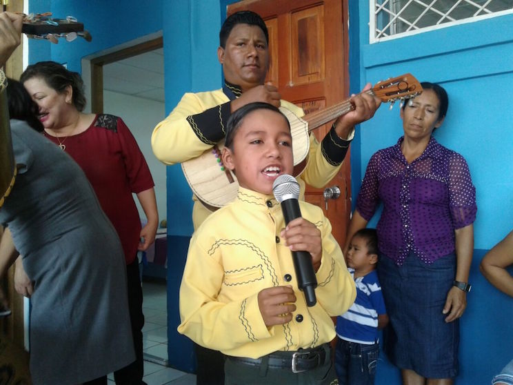 Celebran en Jinotega a las madrecitas en su día