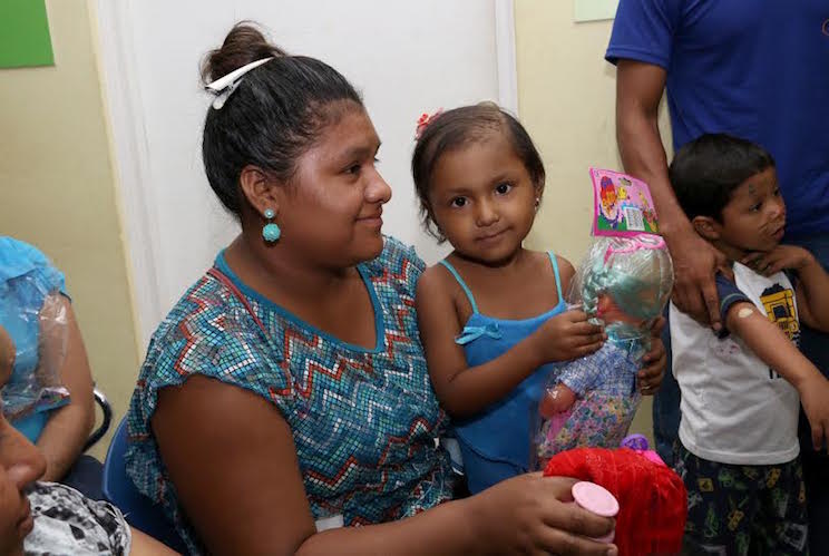 Llevan alegría a niñ@s de la Mascota en su Día