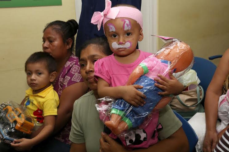 Llevan alegría a niñ@s de la Mascota en su Día
