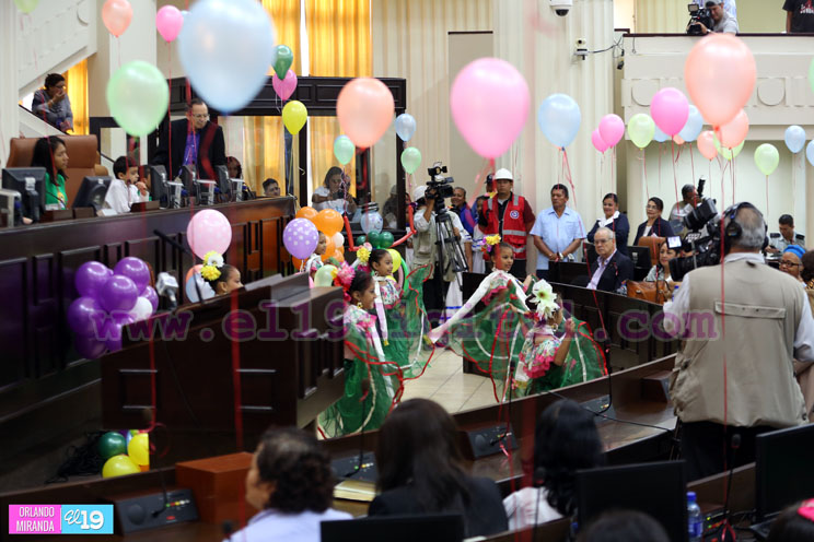 Niños y niñas celebran Sesión Especial en Asamblea Nacional