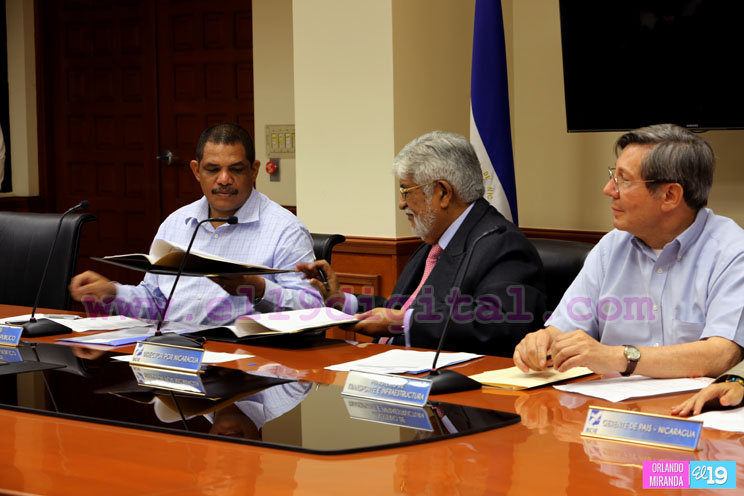 Gobierno y BCIE firman convenio para el mejoramiento de la carretera Muy Muy-Matiguás-Río Blanco