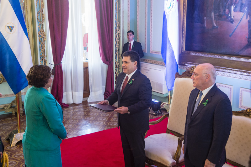 Embajadora Robleto entrega Cartas Credenciales en Paraguay
