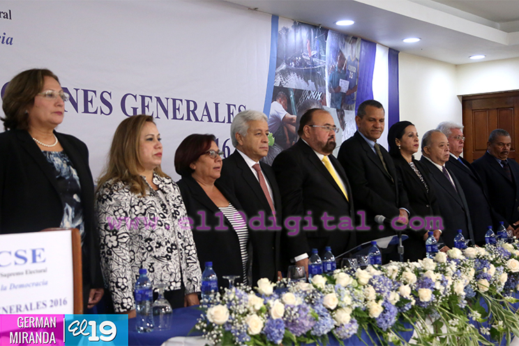 CSE juramenta a los miembros de los Consejos Electorales Departamentales y Regionales
