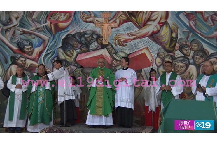 Familias del barrio El Riguero dan recibimiento a nuevo párroco en la Iglesia Santa María de los Ángeles