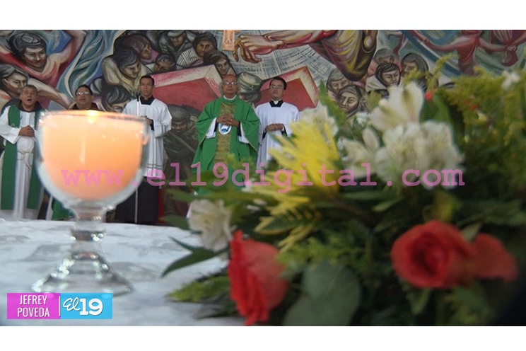 Familias del barrio El Riguero dan recibimiento a nuevo párroco en la Iglesia Santa María de los Ángeles