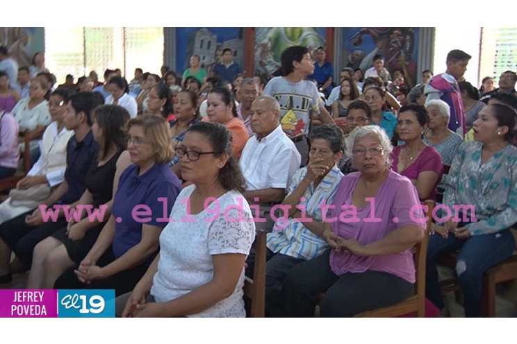 Familias del barrio El Riguero dan recibimiento a nuevo párroco en la Iglesia Santa María de los Ángeles
