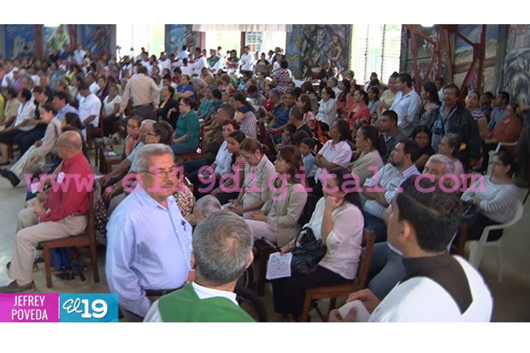 Familias del barrio El Riguero dan recibimiento a nuevo párroco en la Iglesia Santa María de los Ángeles