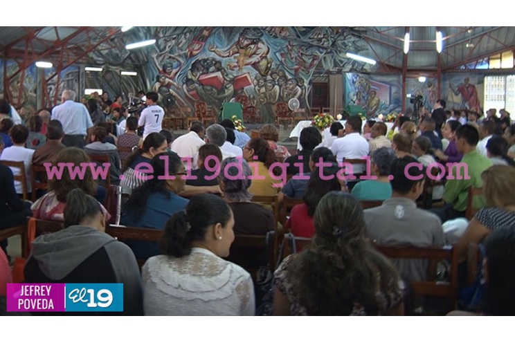 Familias del barrio El Riguero dan recibimiento a nuevo párroco en la Iglesia Santa María de los Ángeles